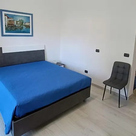 La Casa Di Roberto Bed and Breakfast 3*