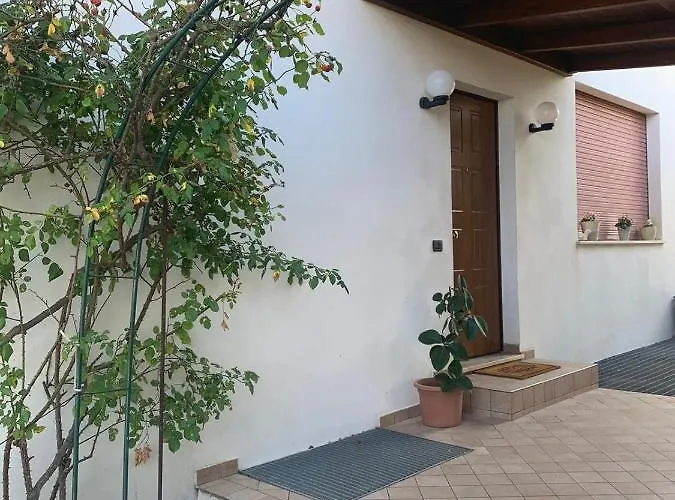 La Casa Di Roberto Oda ve Kahvaltı Citta Sant'Angelo